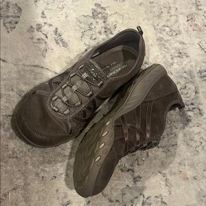 sketchers sz 7.5 slip on sneakers